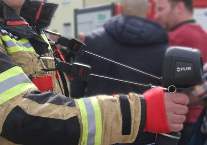 foto noticia Compre una cámara termográfica FLIR K2 y reciba un kit de cordón retráctil doble gratis.